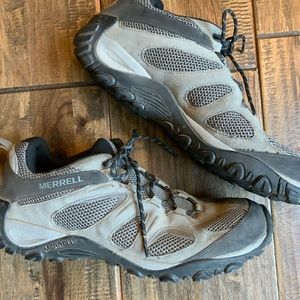 Mens Merrell hiking shoe. Size 14